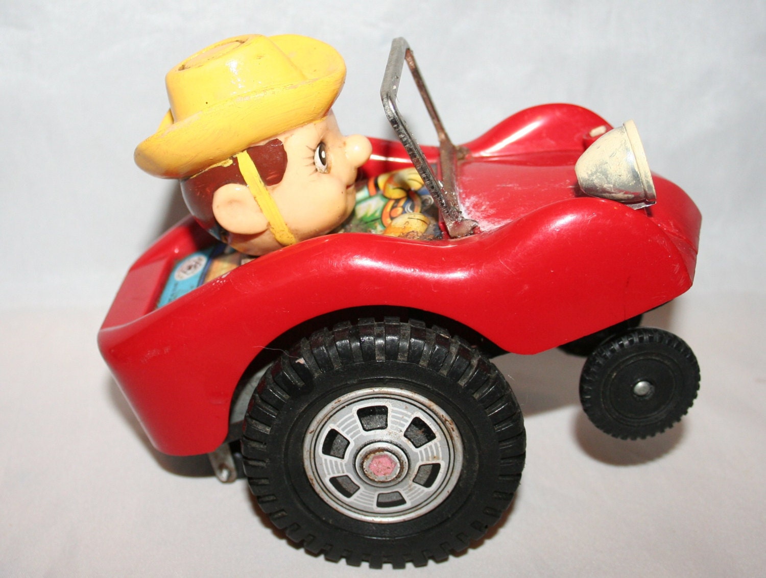 Vintage Japanese Windup Novelty Car.