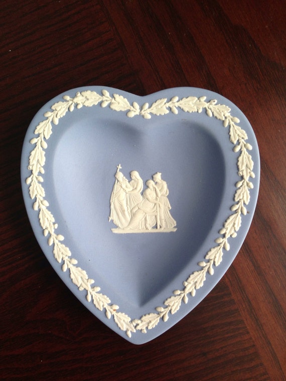 Wedgwood Lavender JASPERWARE HEART Shape Tray PROCESSION