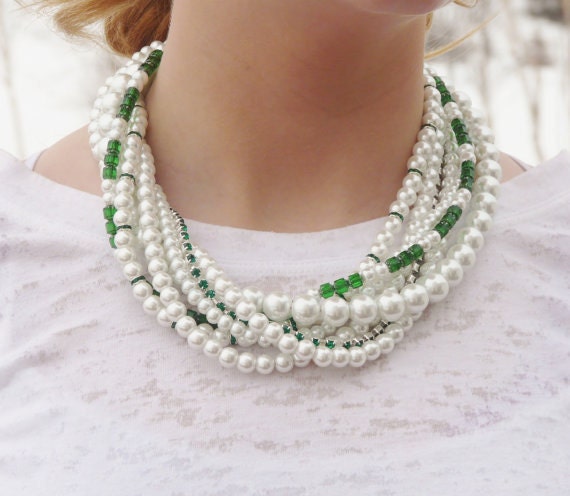 green necklace for wedding