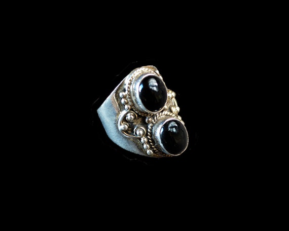 Black Onyx Sterling Silver Ring Size 9 1940s handmade vintage