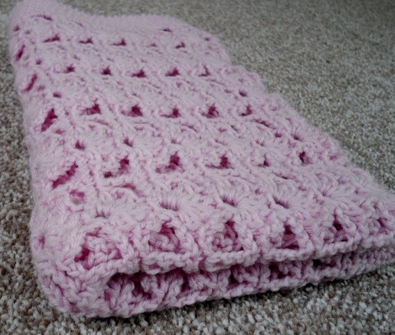 Items similar to Pink flower design baby blanket on Etsy