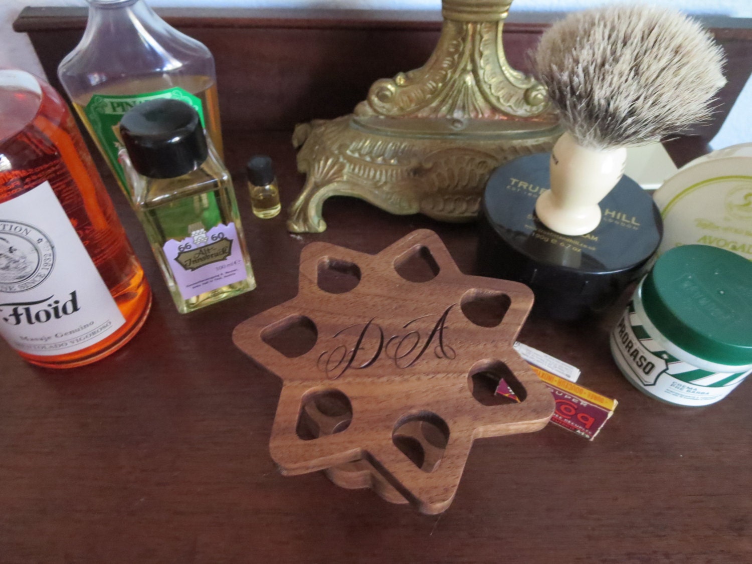 Safety Razor Display Stand With Custom Font Monograms