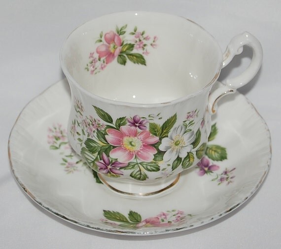 paragon-fine-bone-china-by-appointment-to-her-majesty-the