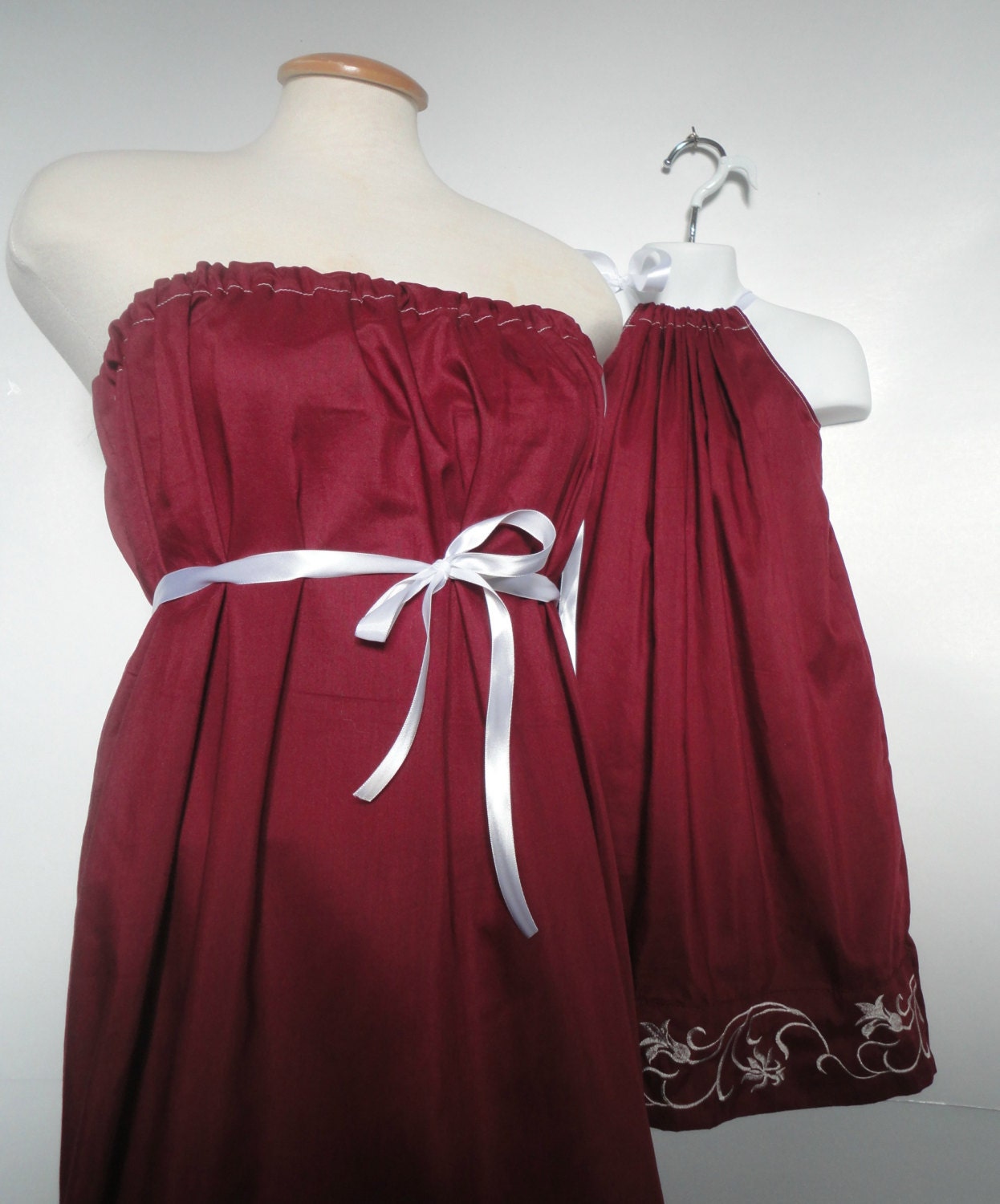Mommy And Me Christmas Dresses image Mommy And Me Christmas Dresses image