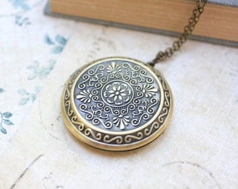 Large Round Locket Necklace Gold Floral Filigree Locket Pendant Vintage Style Picture Locket Romantic Long Necklace Secret Hiding Place