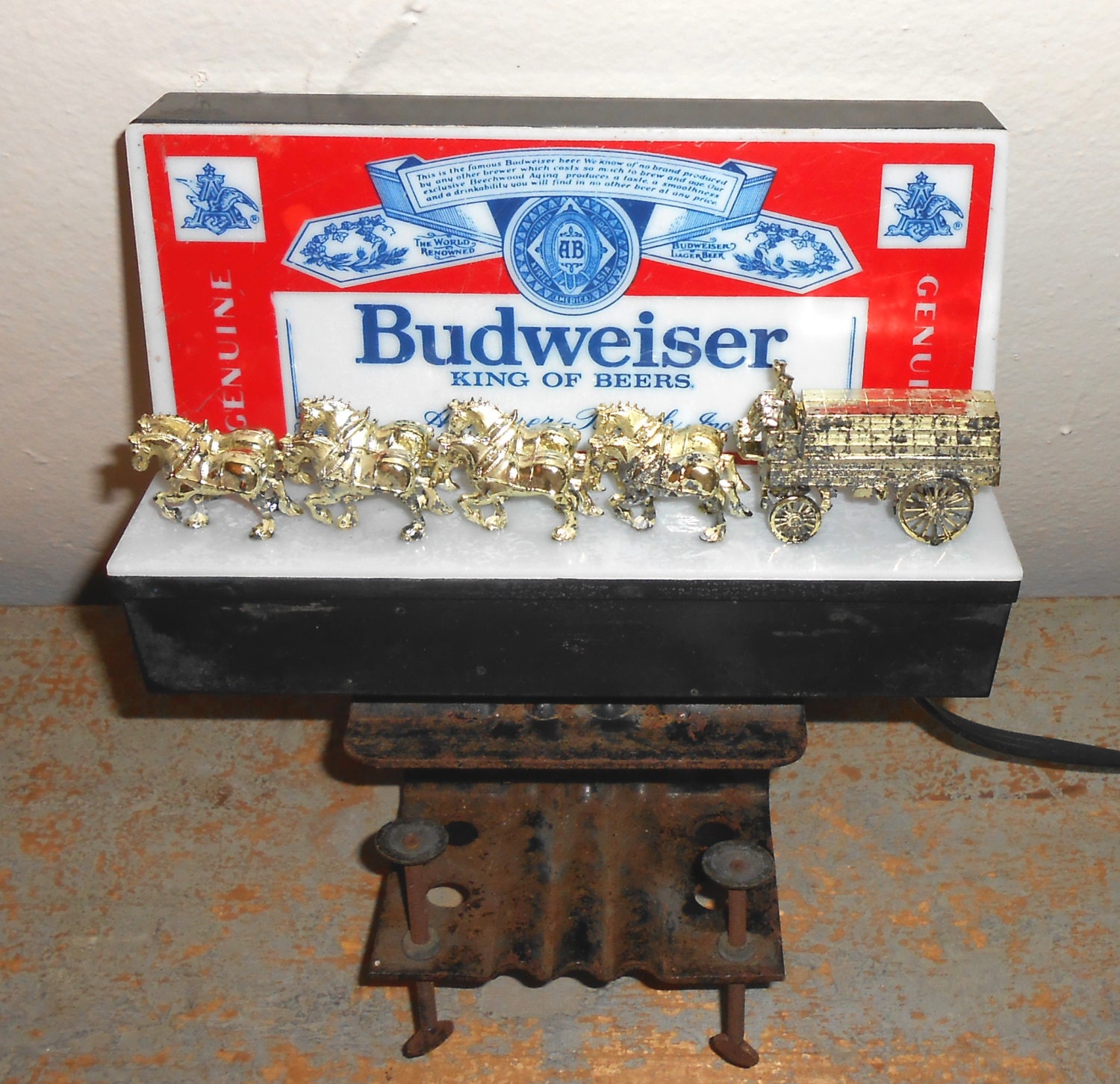 Vintage Bar Light Budweiser Beer Anheuser Busch Clydesdale