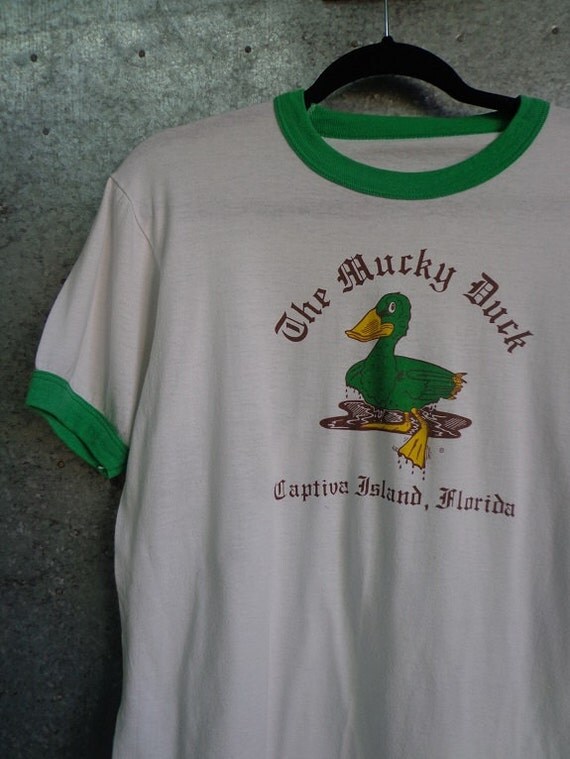 1980s The Mucky Duck Tshirt Captiva Island Florida Unisex