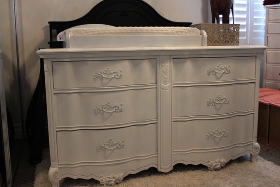 Vintage Bassett White 6 Drawer French Provincial Dresser