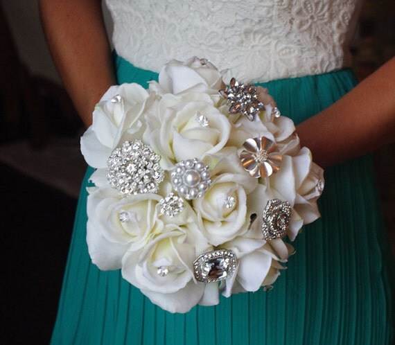 Bouquet De 100 Broches Bijoux Avec Pierres Précieuses Et Strass - Centre De Table Mariage Ou Décoration