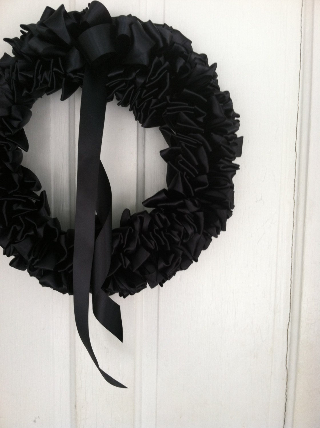 black-ribbon-wreath-funeral-mourning-wreath-loss-grief-16-inch