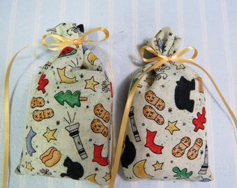 Ivory 4"X2" Sachet-'Apple' Fragrance-Masculine Cotton Fabric Herbal Sachet-Light Gold Ribbon-Cindy's Loft-352
