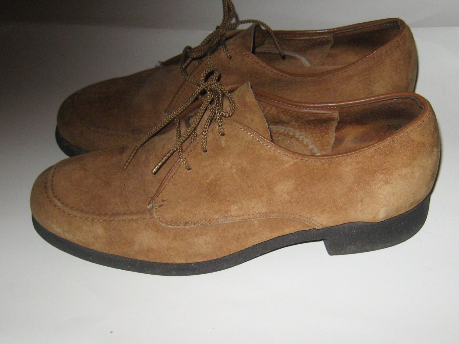 VINTAGE 1970s Brown Suede lace up by Linsvintageboutique