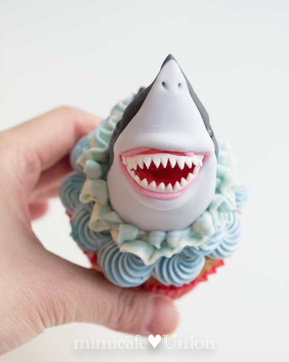 Scary Sharks Cupcake Toppers ( 5 Sharks, 3 Shark Fins, 3 Lifesaver, 1 Birthday Message Plate) Il_570xn