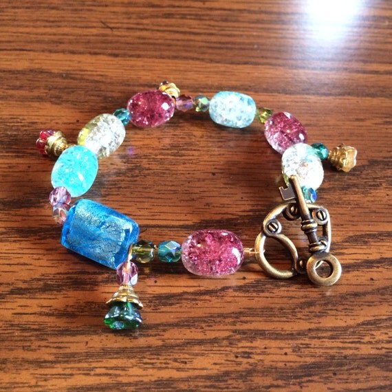 Items similar to Handmade Glass Beaded Bracelet on Etsy