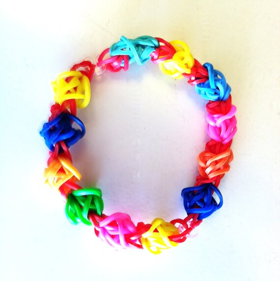 Items similar to TULIPS EVERYWHERE, Rainbow Loom Tulip Tower Bracelet ...