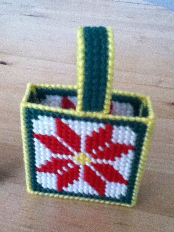 Small Plastic Canvas Gift Totes