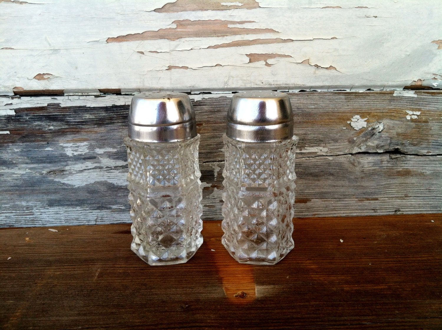 Retro Clear Glass Salt Pepper Shaker Set by happydayantiques