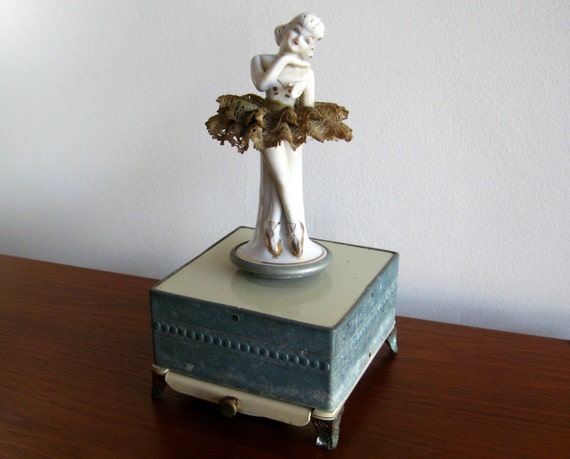 Vintage 50s Porcelain Ballerina Wind Up Music Jewelry Box