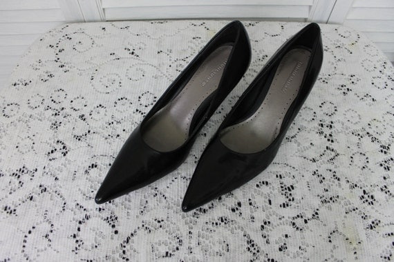 https://www.etsy.com/listing/160958835/vintage-black-pointed-toe-heels-1990s?ga_order=most_relevant&ga_search_type=all&ga_view_type=gallery&ga_search_query=v2%20v2team%20halloween&ref=sr_gallery_18