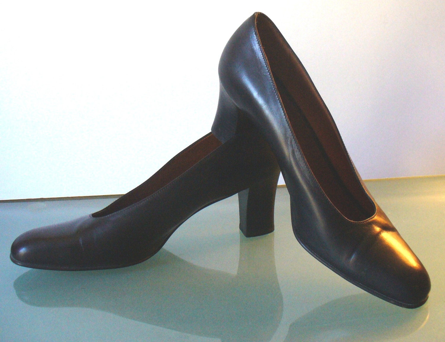 Vintage Coach Made in Italy Ladies Pumps Size 8M by EurotrashItaly