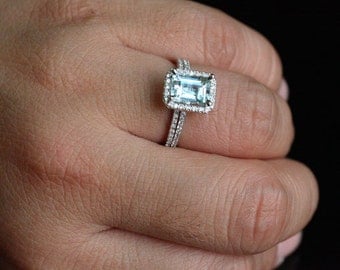 emerald engagement rings and wedding bands