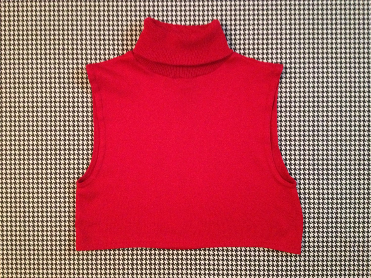 1990's red knit sleeveless turtleneck crop top