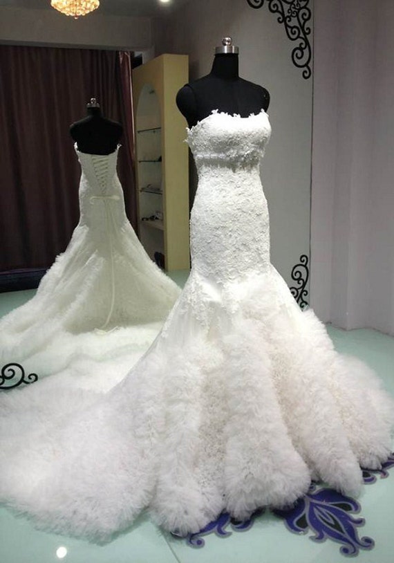 Mermaid Strapless Ivory Lace Wedding Dress