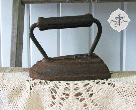 Antique Farmhouse Embossed Cast Clothes Iron No. 5 ACW ca. 1850's ~ Perfectly Rustic Collectable