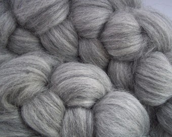 Grey Merino Spinning Fiber, Top, Roving, 100g / 3.5oz