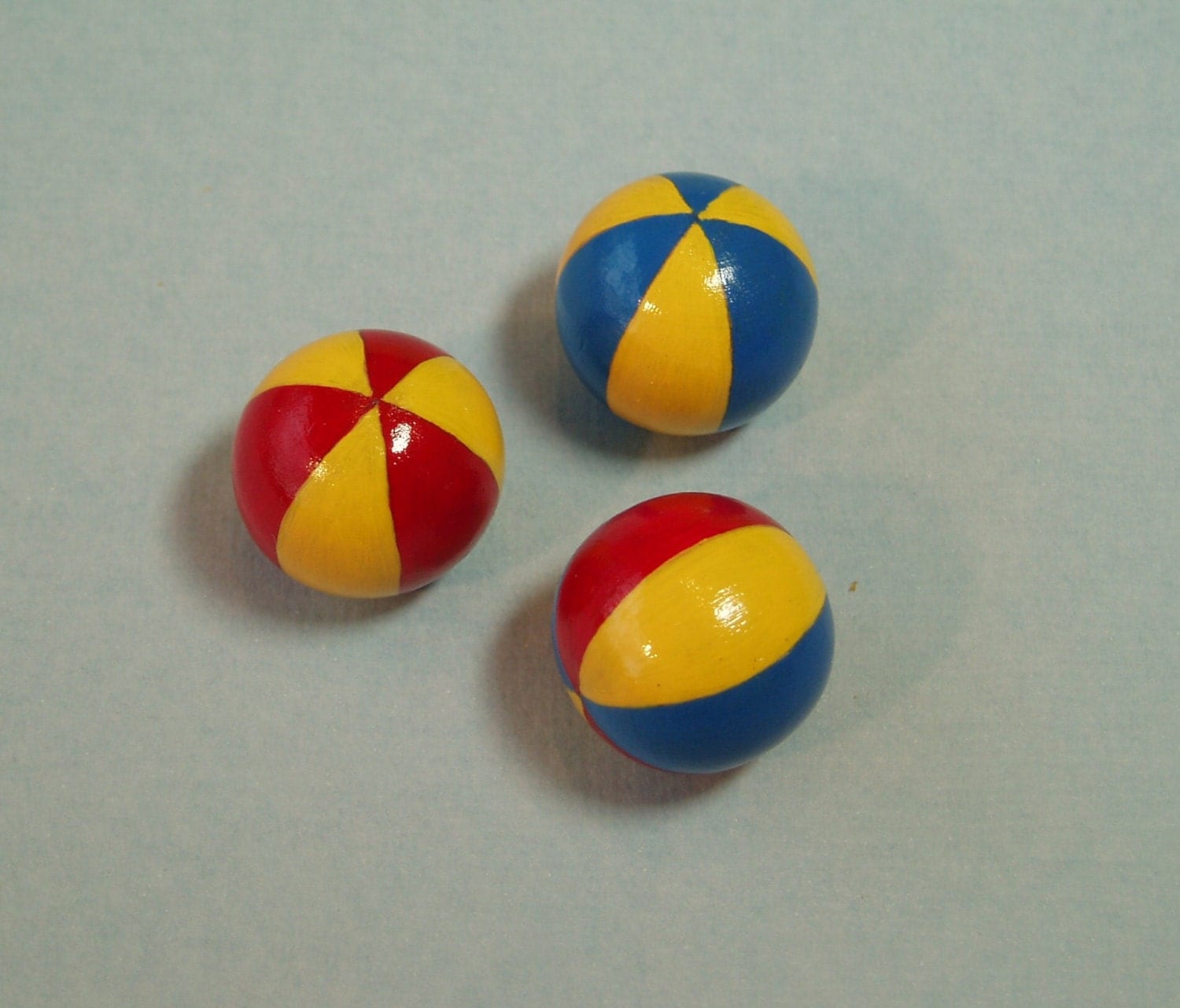 blue spheres blue and yellow