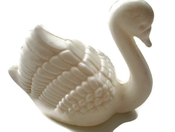 Vintage White Plastic Toy Swan Figurine By Vlapsavintage On Etsy