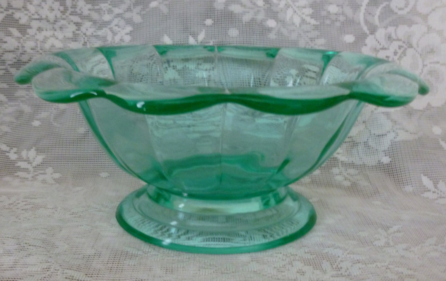 Beautiful Vintage Green Vaseline Glass Oval Scalloped Pedestal Candy