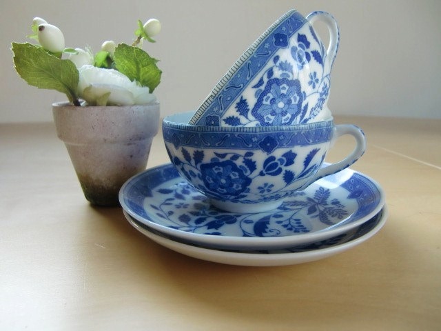 301 Moved saucers  vintage Permanently and japanese cups