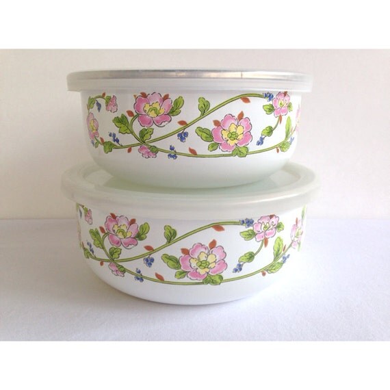 Vintage Kobe Kitchen Enamelware Lidded Nesting Bowls Pink