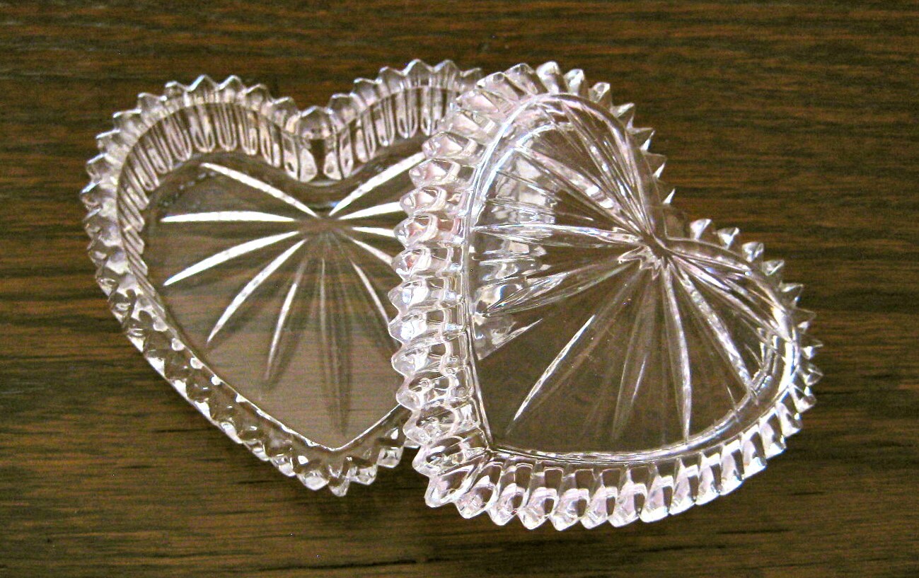 Vintage Crystal Cut Glass Heart Shape Trinket Dish With Lid 3525