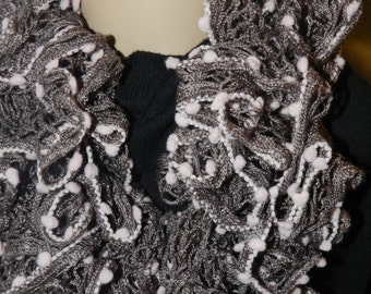 Grey Sundance Fancy Pompom Frill Crochet Ruffled Boa Scarf ET 9092091