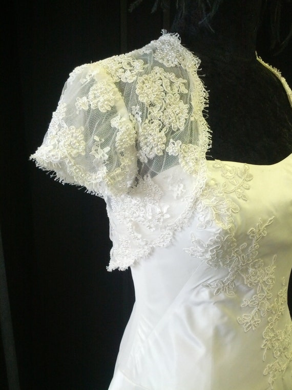 Items similar to Short Sleeve Beaded Lace Wedding Bolero on Etsy