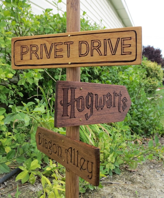Harry Potter Garden Sign Post Hogwarts Privet Drive