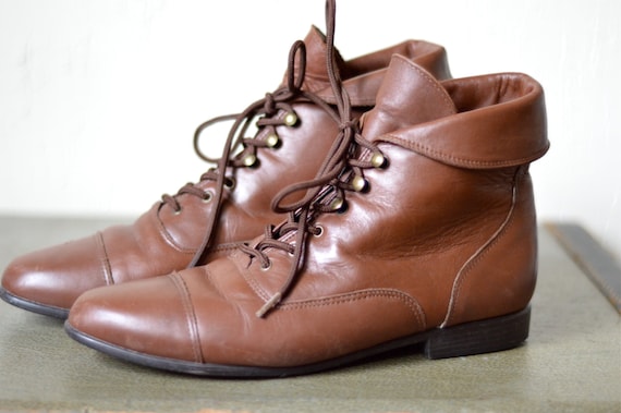 Vintage 1980s Brown Leather Ankle Boots / Pixie Boots Size