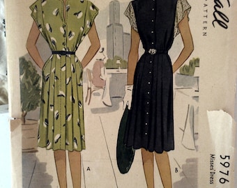 1945 Vintage Misses' Dress Printed Pattern // McCall 5976 // Size 16, Bust 34