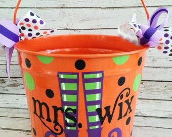 10 Quart Witches Legs Halloween Bucket