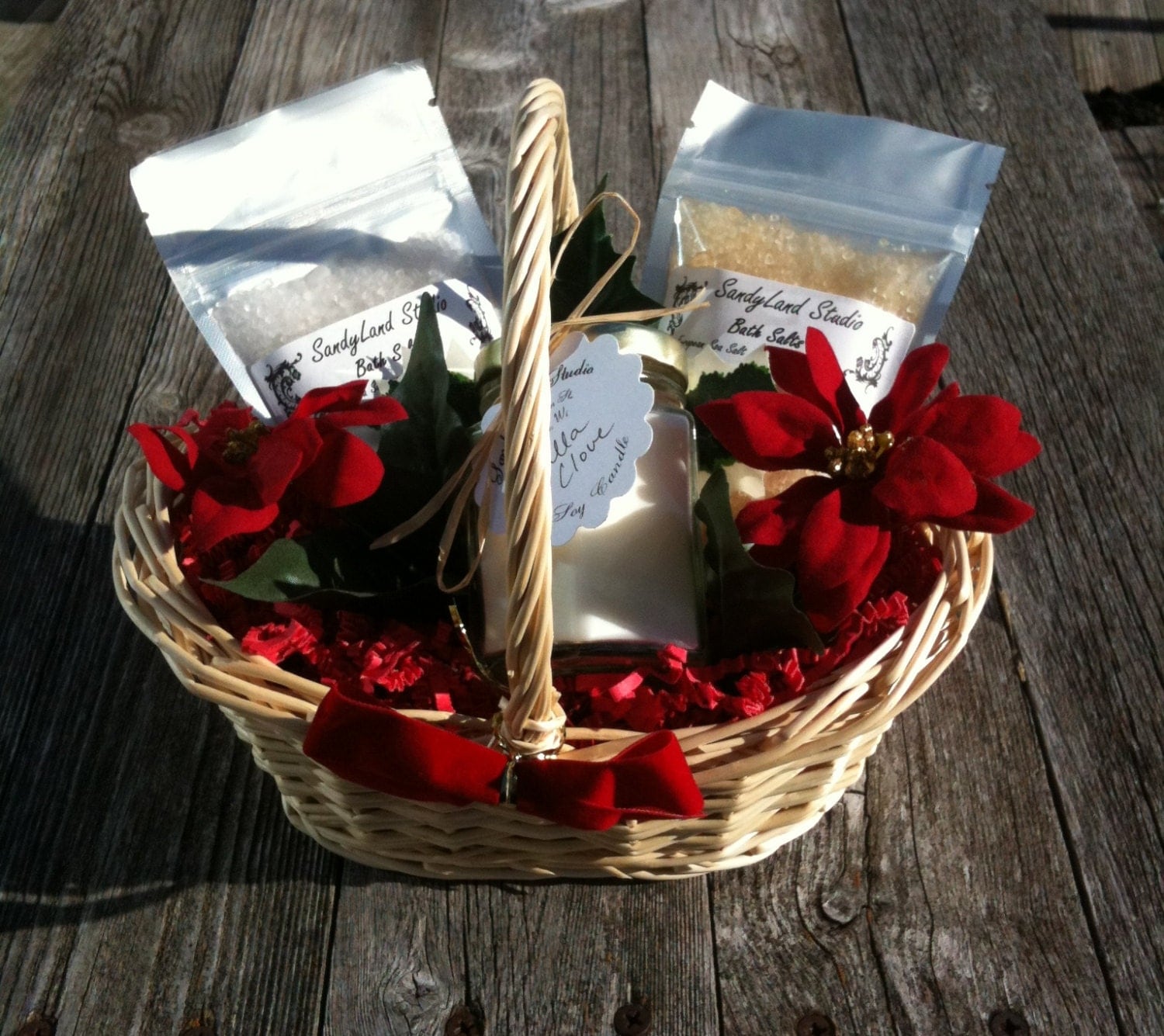 Christmas Bath Salts and Soy Candle Gift Basket Poinsettia