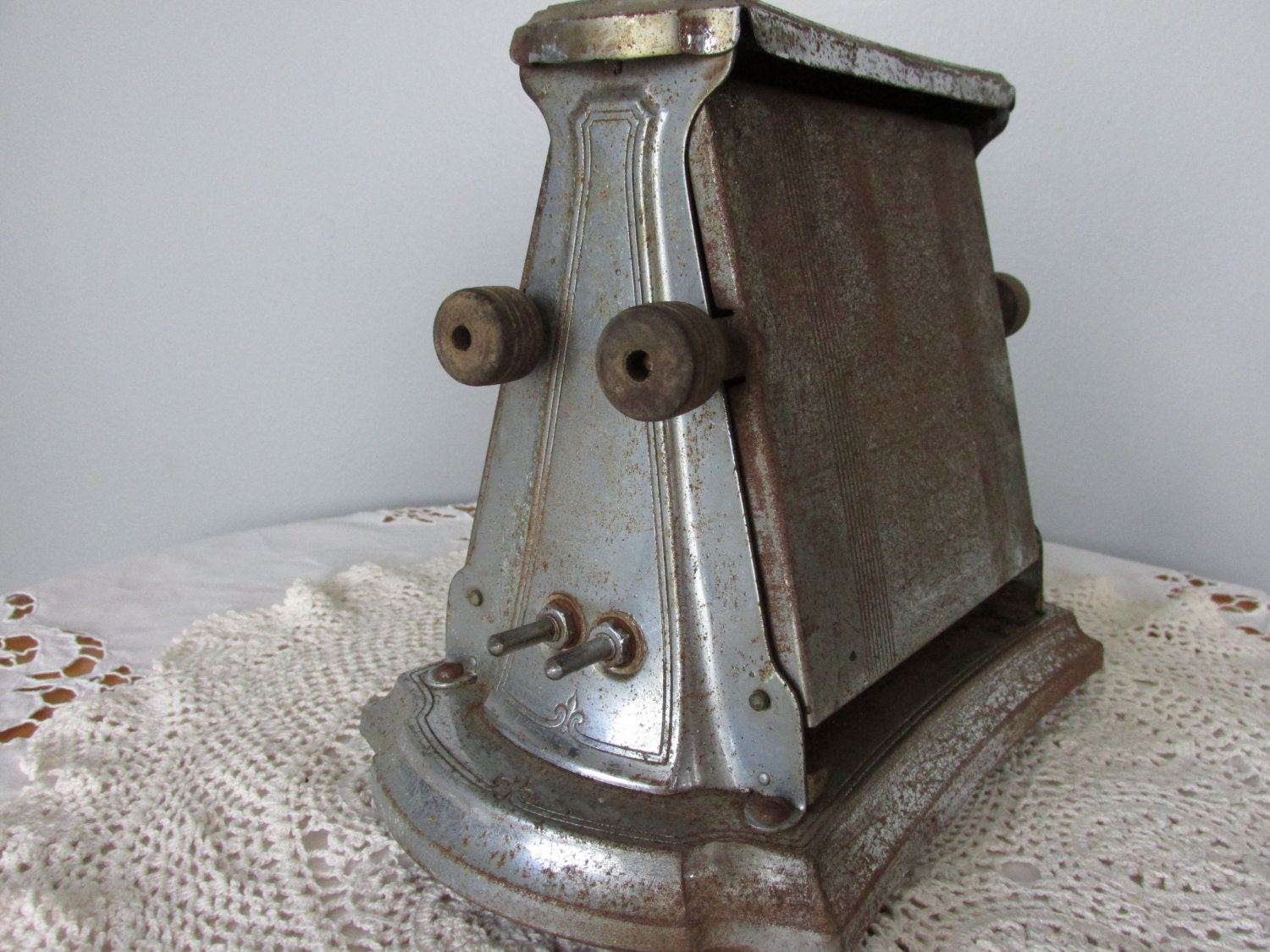 Vintage toaster Shabby Chic toaster with doors Grandmas