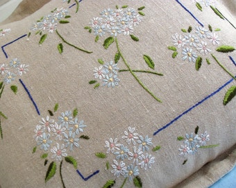 Embroidered Daisies Pillow Pattern Instant Download