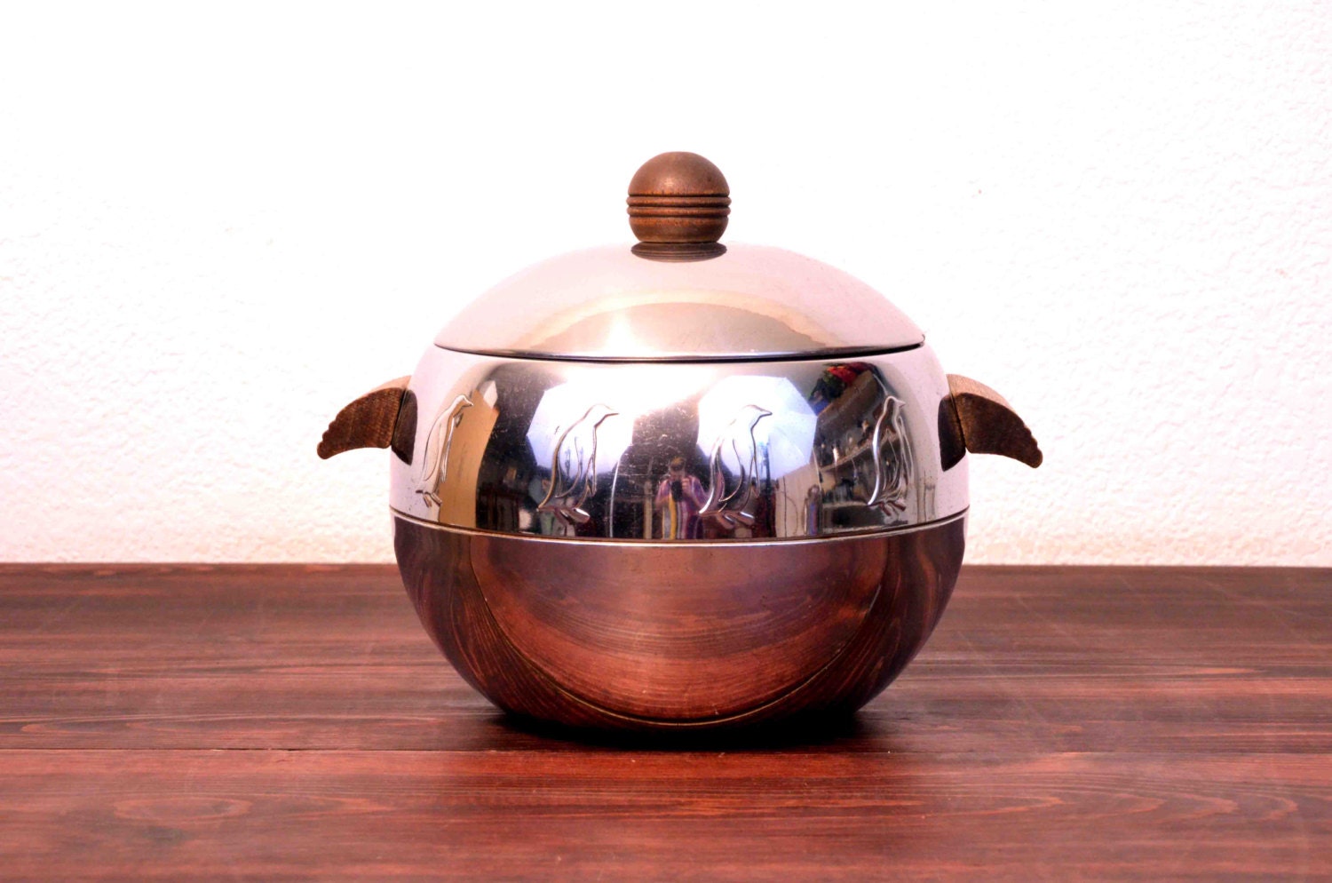 Vintage Penguin Hot and Cold Server with Wood Handles FREE SHIPPING