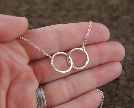 Hammered interlocking circles necklace in by jersey608jewelry