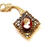 Vintage 1960's Resin Cameo Brooch Pin Pendant Necklace