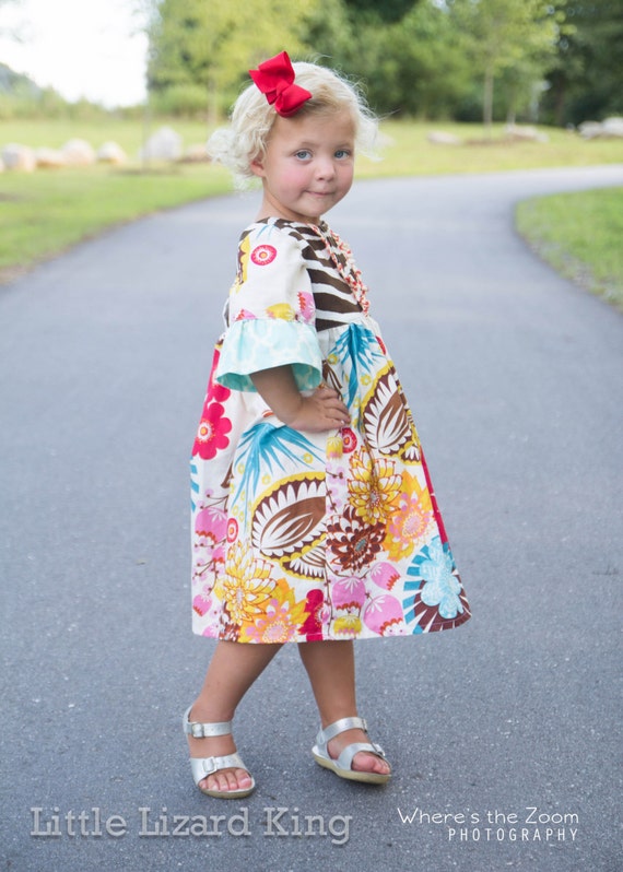 Simple long sleeve white dress girls shoes