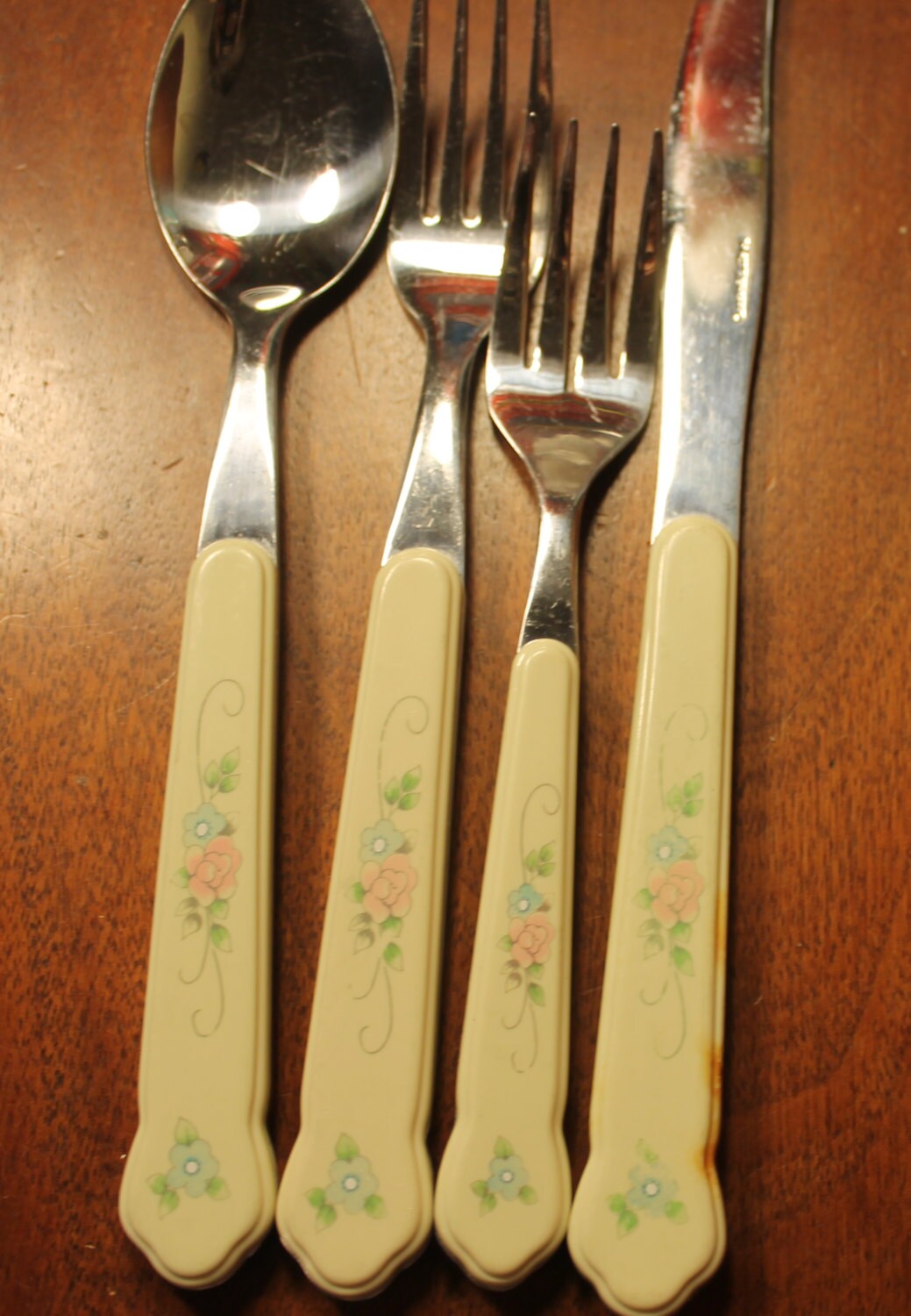 TEA ROSE by PFALTZGRAFF plastic handle silverware vintage