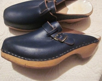 vtg swedish clogs, wood sole, navy square toe clogs, sz 40, clogs